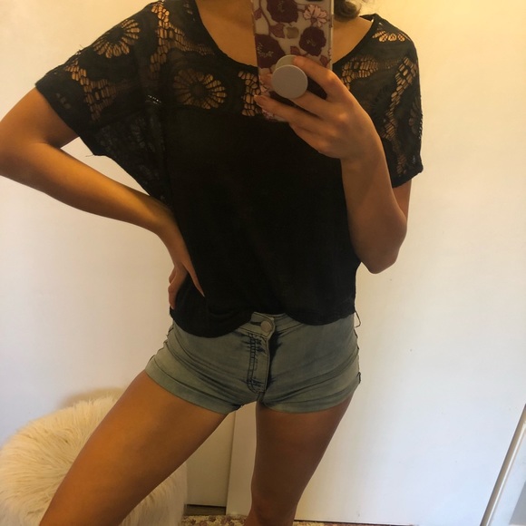 Lace Back Floral Top - Picture 2 of 4